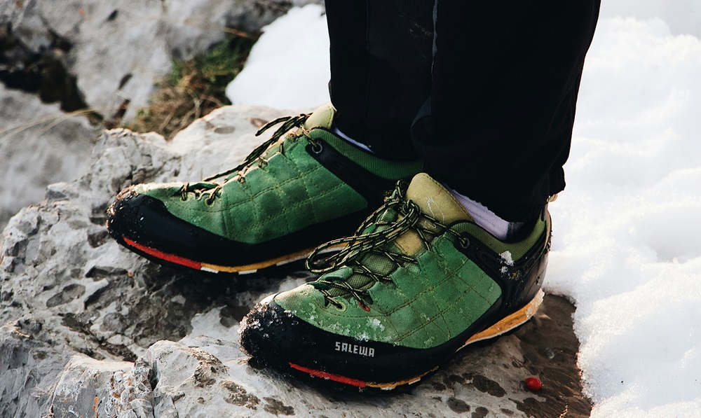mens mountaineering boots